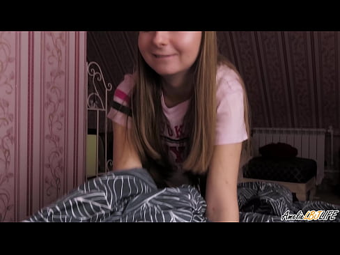 ❤️ Blondie tana tsotsar BFF's dinta sosai kuma ta sami Cum A Bakinta ❤️❌ Batsa na Rasha ❤
