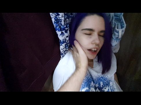 ❤️ Ya sami kanwata a cikin kabad ya taimaka mata ❤️❌ Batsa na Rasha ❤